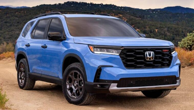 Honda Pilot 2023 specs features competitor