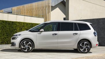 What Are MPV Cars? Difference Between SUVs & MPVs