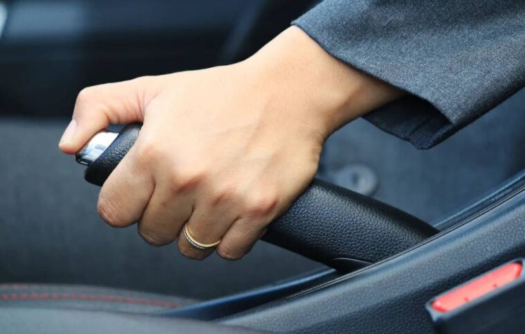 How A Car Will React On Sudden Handbrake?